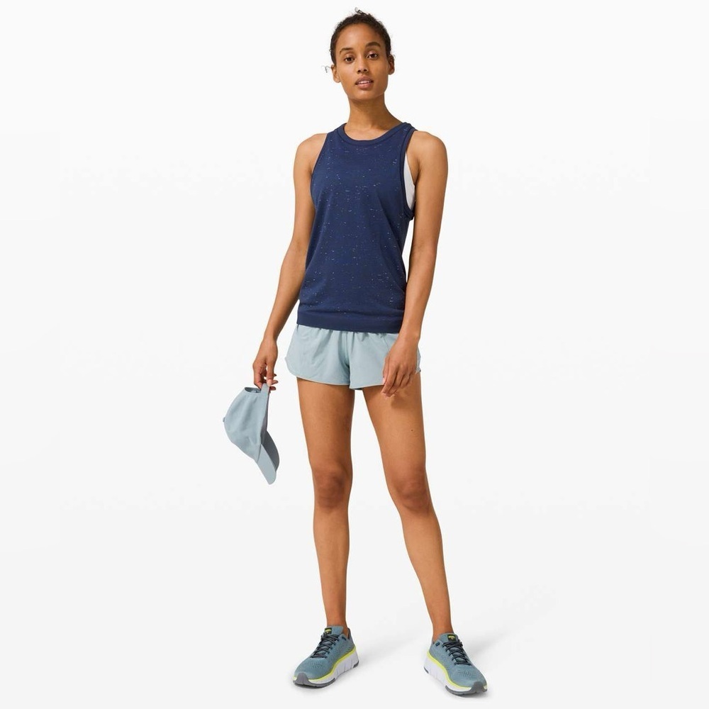 Lululemon Athlete Hotty Hot Short II 2.5” Running Gym Workout